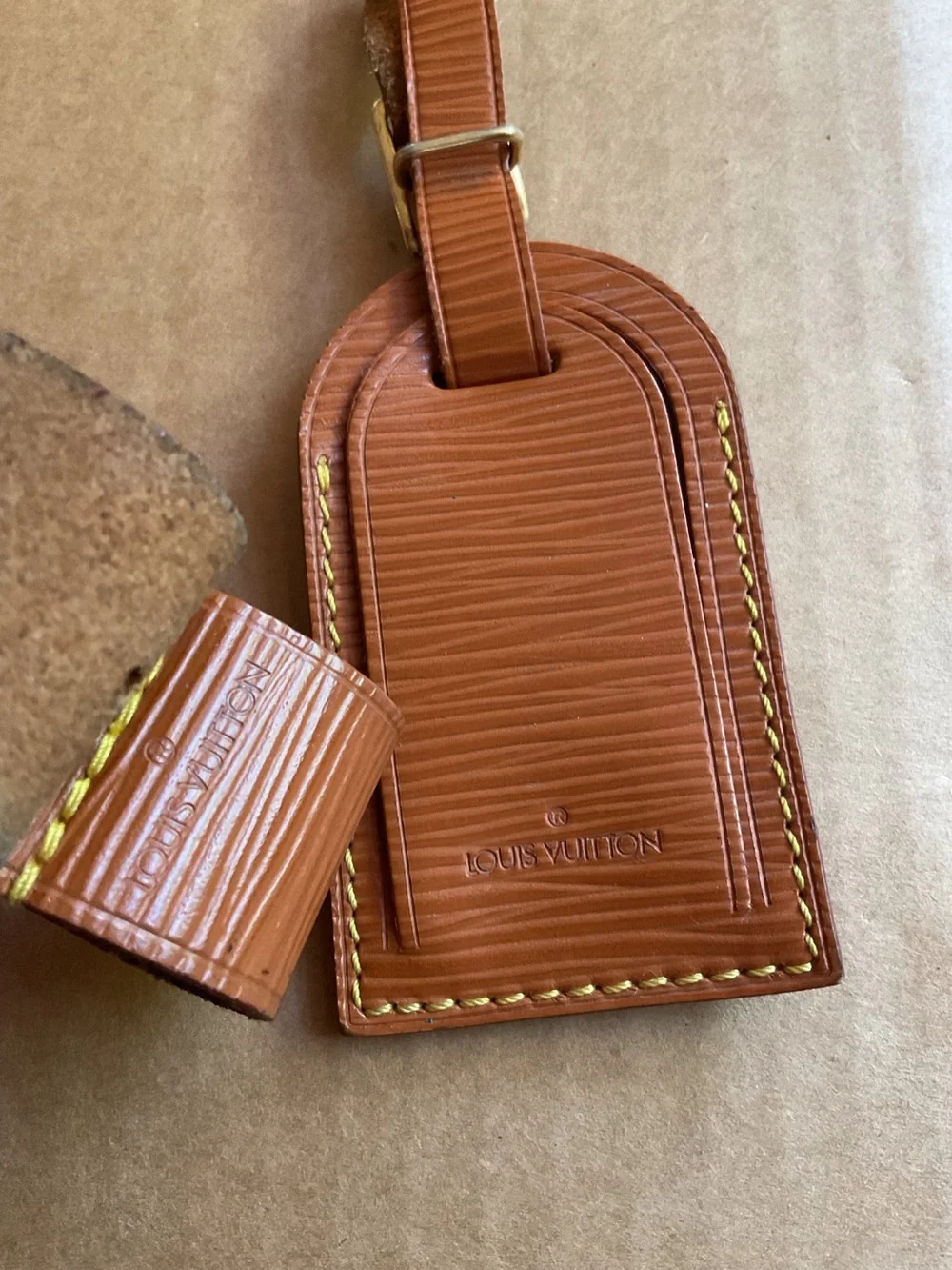 ✅LV PICK 1 set color, AUTHENTIC LEATHER TAG